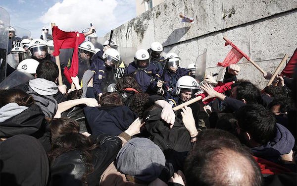 atina grev çatışma