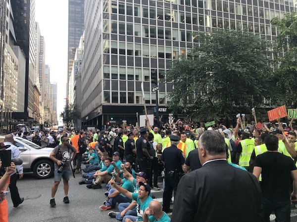 new york inşaat işçileri protestosu