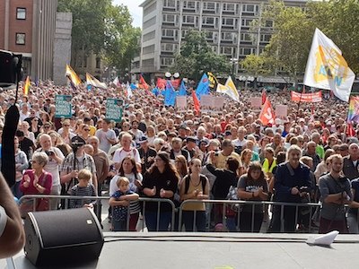 köln ırkçılık karşıtı gösteri