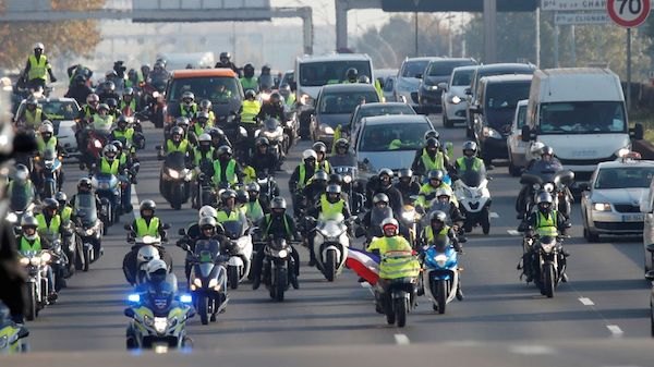 fransa akaryakıt zammı protestoları